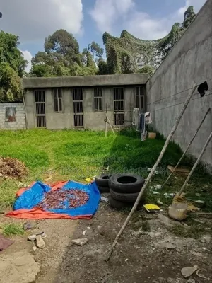 የሚሸጥ 250 ካሬ.ሜትር የስም ማዞርያ ሠርቪስ ቤት ያለው ቦታ ሽያጭ አያት ኮንዶሚንየም ጀርባ ኮምፋውንድ ውስጥ