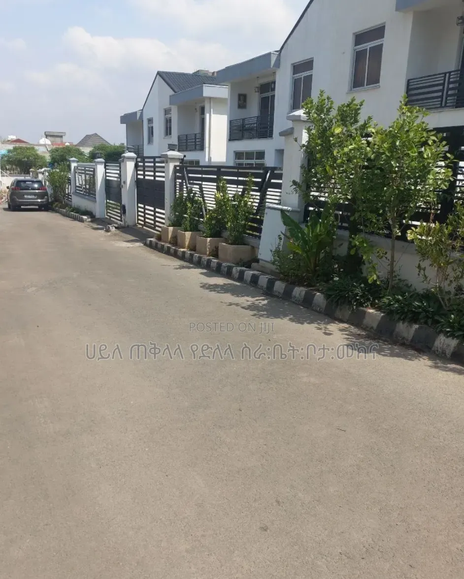 Furnished 3bdrm Apartment in Hossea Real State, Yeka for sale