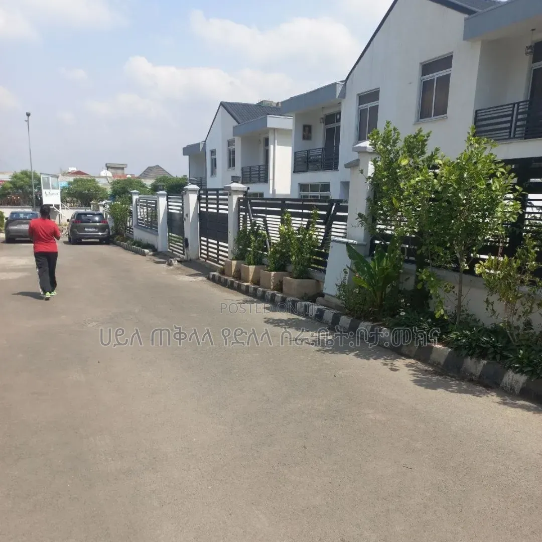 Furnished 3bdrm Apartment in Hossea Real State, Yeka for sale