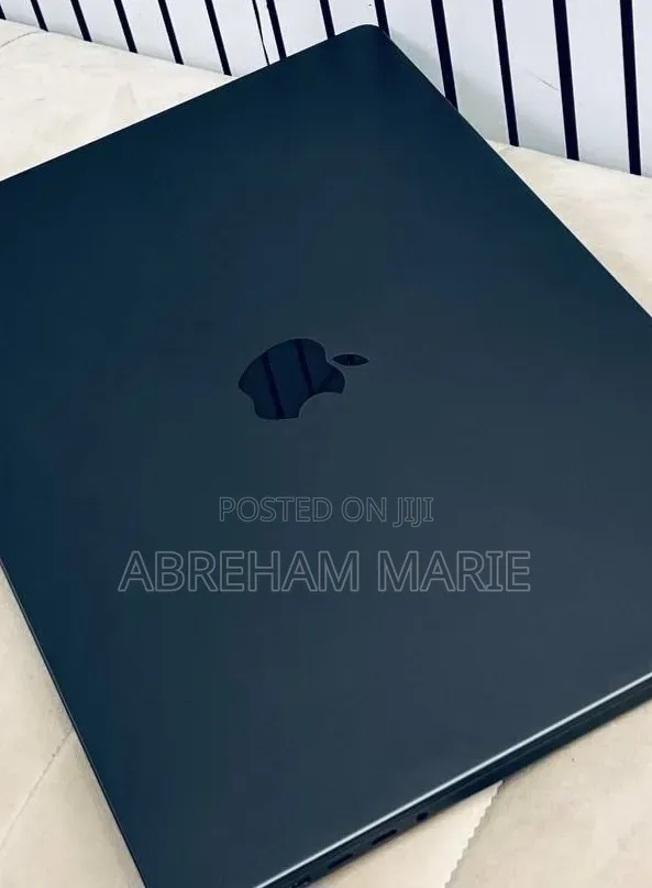 New Laptop Apple MacBook Pro 2023 M3 18GB Apple M3 Pro SSD 512GB