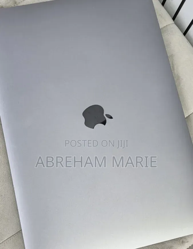 New Laptop Apple MacBook Pro 2019 16GB Intel Core i9 SSD 512GB