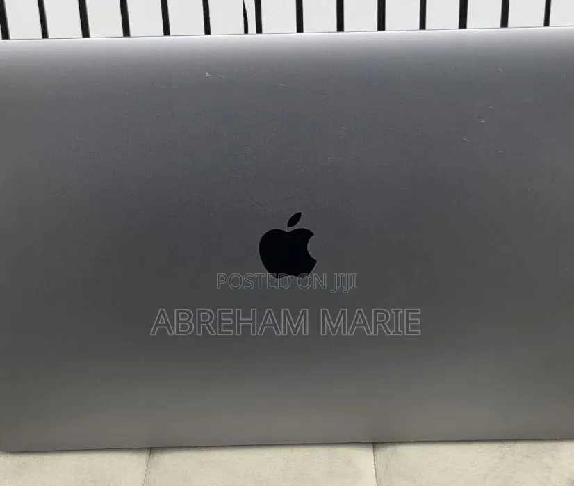 New Laptop Apple MacBook Pro 2019 16GB Intel Core i9 SSD 512GB