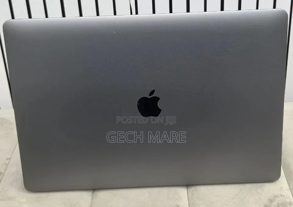 New Laptop Apple MacBook Pro 2019 16GB Intel Core i9 SSD 512GB
