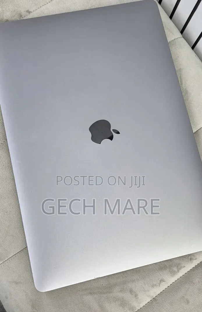New Laptop Apple MacBook Pro 2019 16GB Intel Core i9 SSD 512GB