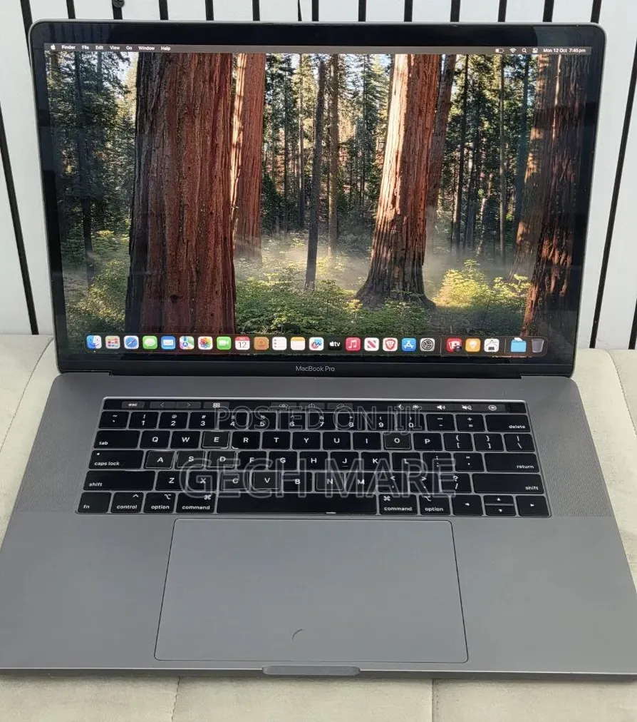 New Laptop Apple MacBook Pro 2019 16GB Intel Core i9 SSD 512GB