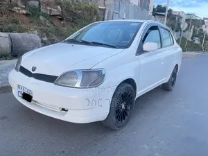 Toyota Platz 2001 White