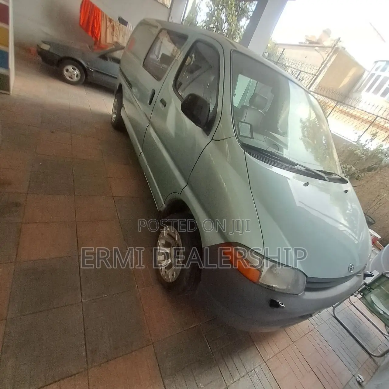 Toyota Grand HiAce 1999 Blue