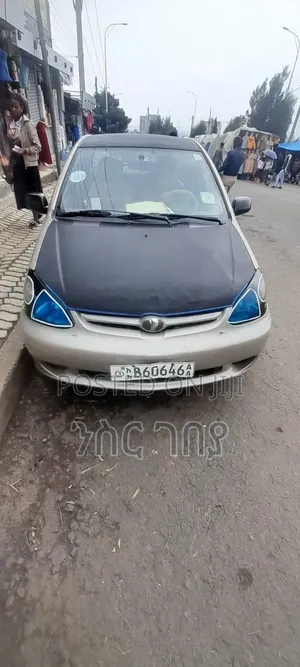 Toyota Platz 2005 Gold