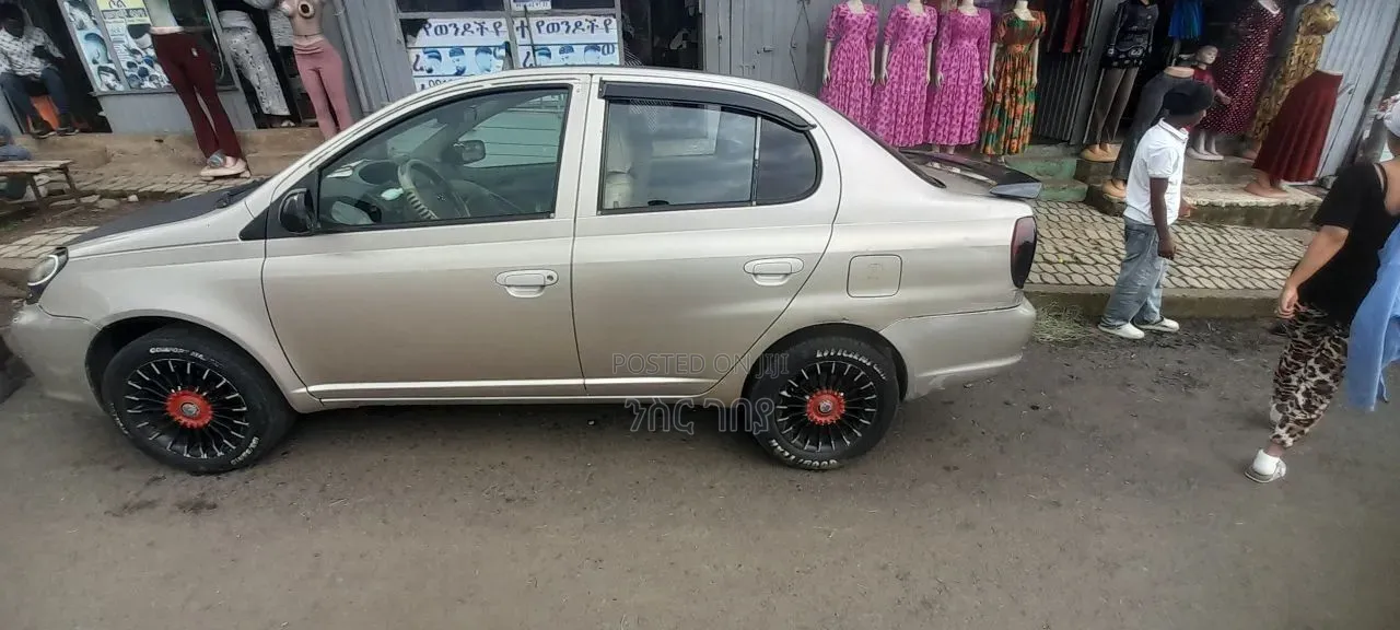 Toyota Platz 2005 Gold