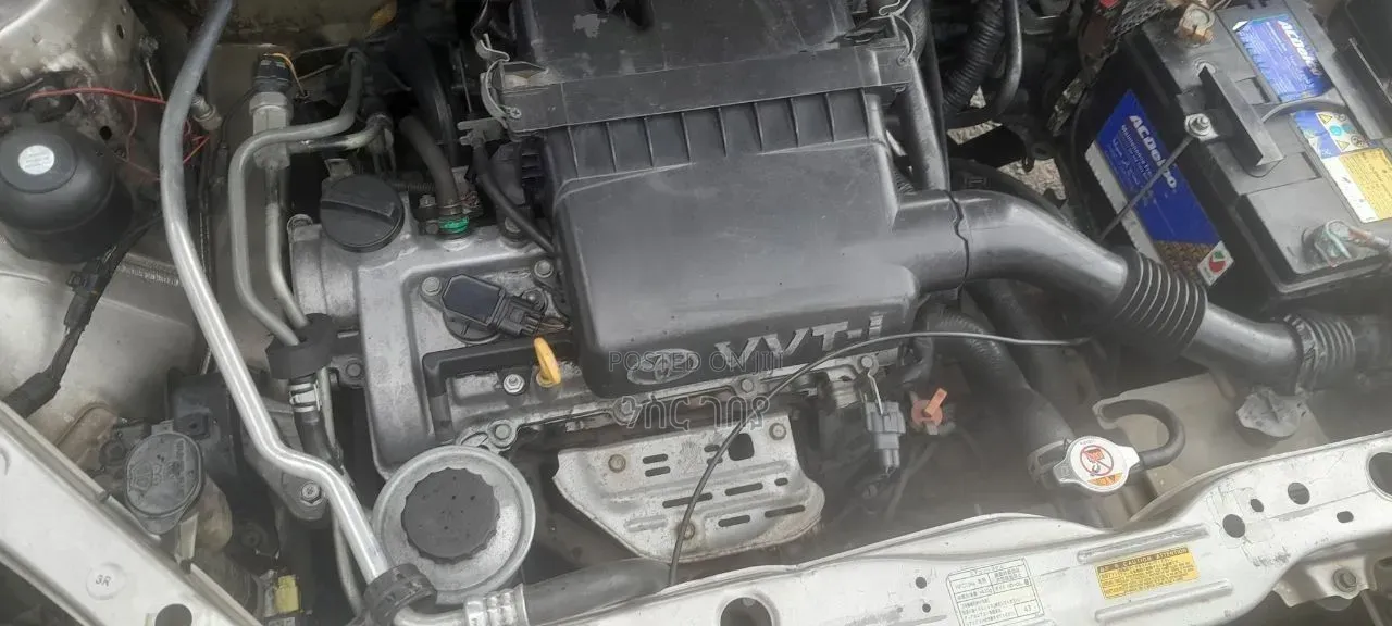 Toyota Platz 2005 Gold