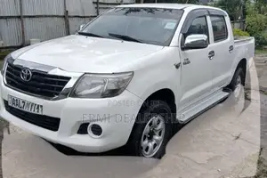 Toyota Hilux 2011 White