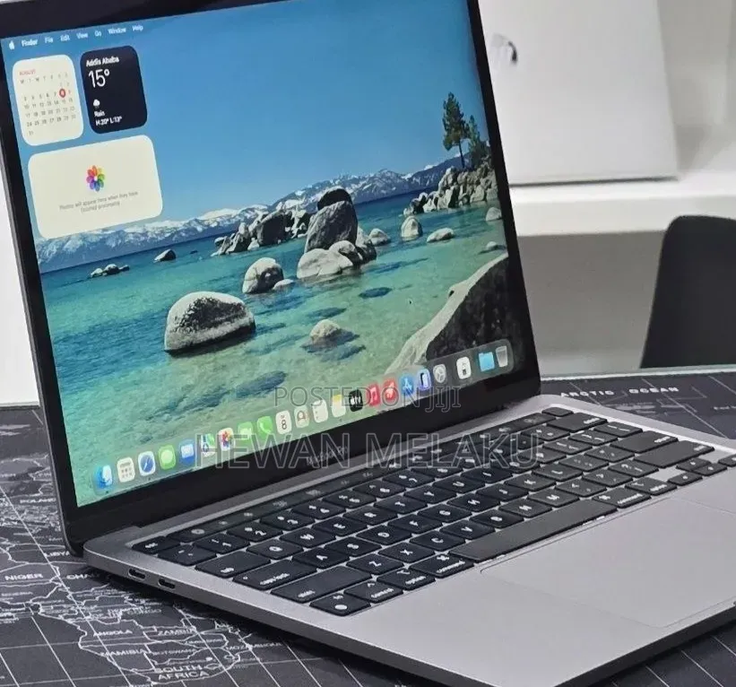 New Laptop Apple MacBook Pro 2022 M2 16GB Apple M2 SSD 256GB