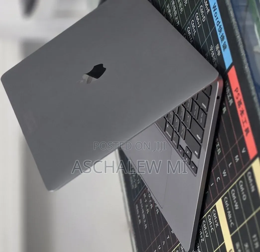 New Laptop Apple MacBook Pro 2020 M1 16GB Apple M1 SSD 256GB