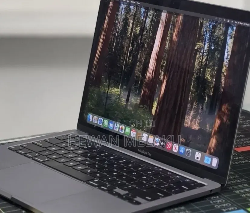 New Laptop Apple MacBook Pro 2020 M1 16GB Apple M1 SSD 512GB