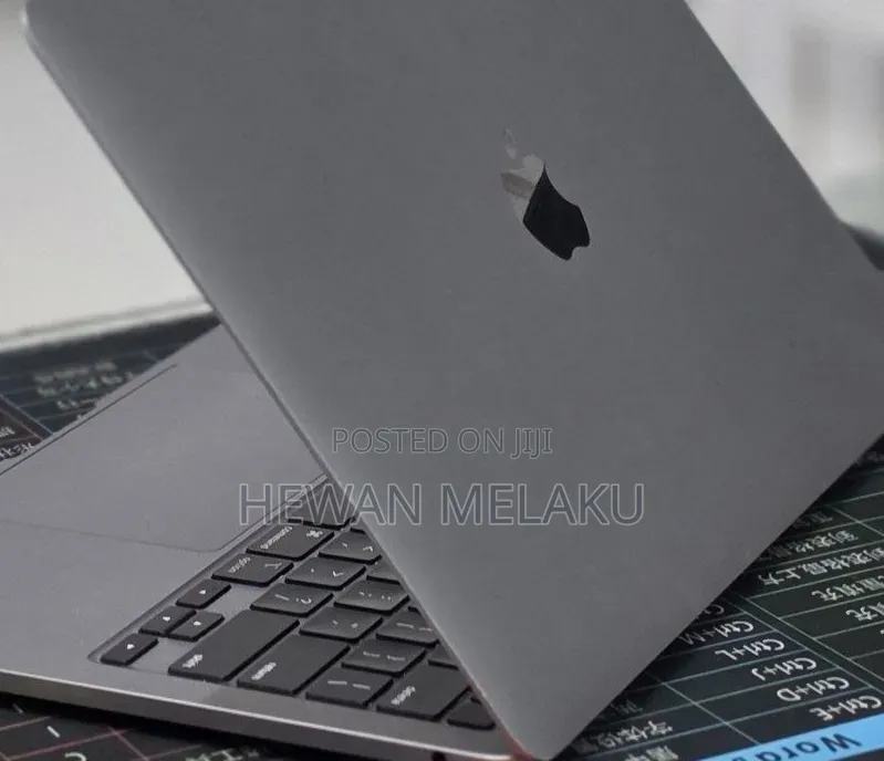 New Laptop Apple MacBook Pro 2020 M1 16GB Apple M1 SSD 512GB