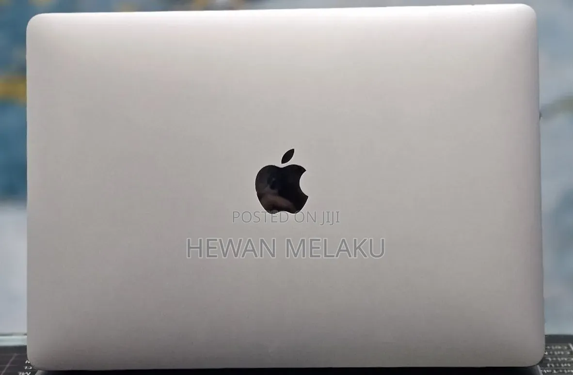 New Laptop Apple MacBook Pro 2020 M1 8GB Apple M1 SSD 512GB