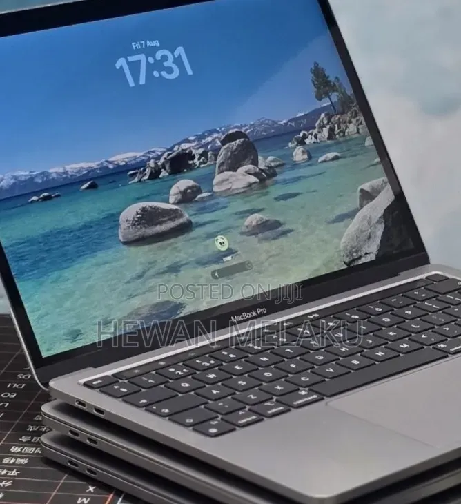 New Laptop Apple MacBook Pro 2020 M1 8GB Apple M1 SSD 512GB