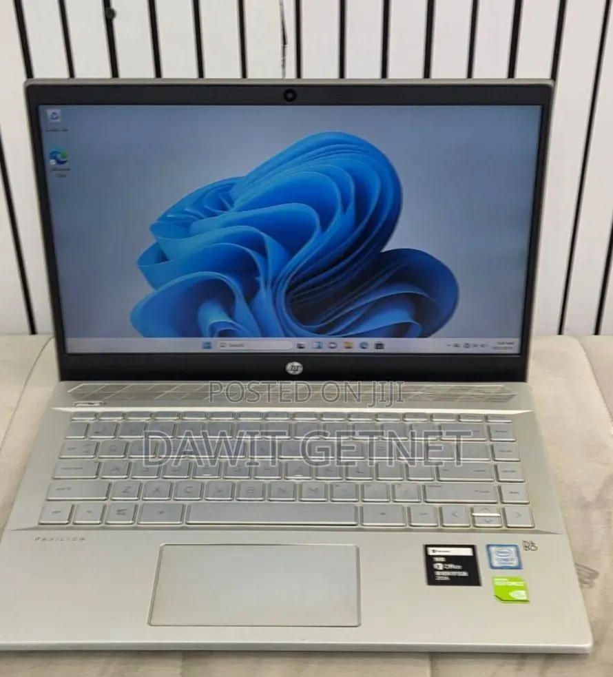 New Laptop HP Pavilion 14 8GB Intel Core i7 SSD 1T