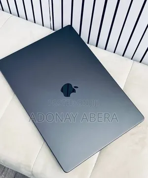 New Laptop Apple MacBook Pro 2023 M3 18GB Apple M3 SSD 512GB