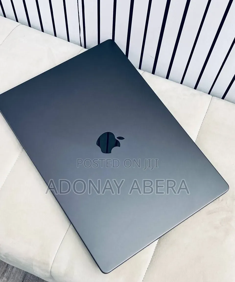 New Laptop Apple MacBook Pro 2023 M3 18GB Apple M3 SSD 512GB