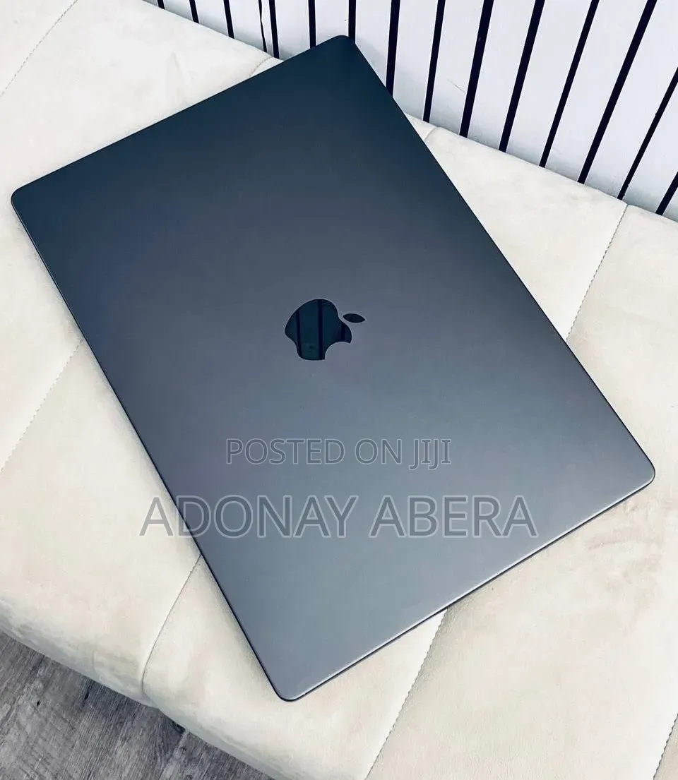 New Laptop Apple MacBook Pro 2023 M3 18GB Apple M3 SSD 512GB