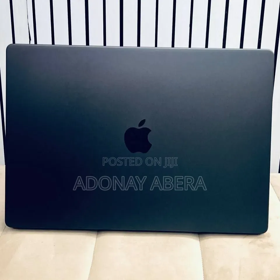 New Laptop Apple MacBook Pro 2023 M3 18GB Apple M3 SSD 512GB