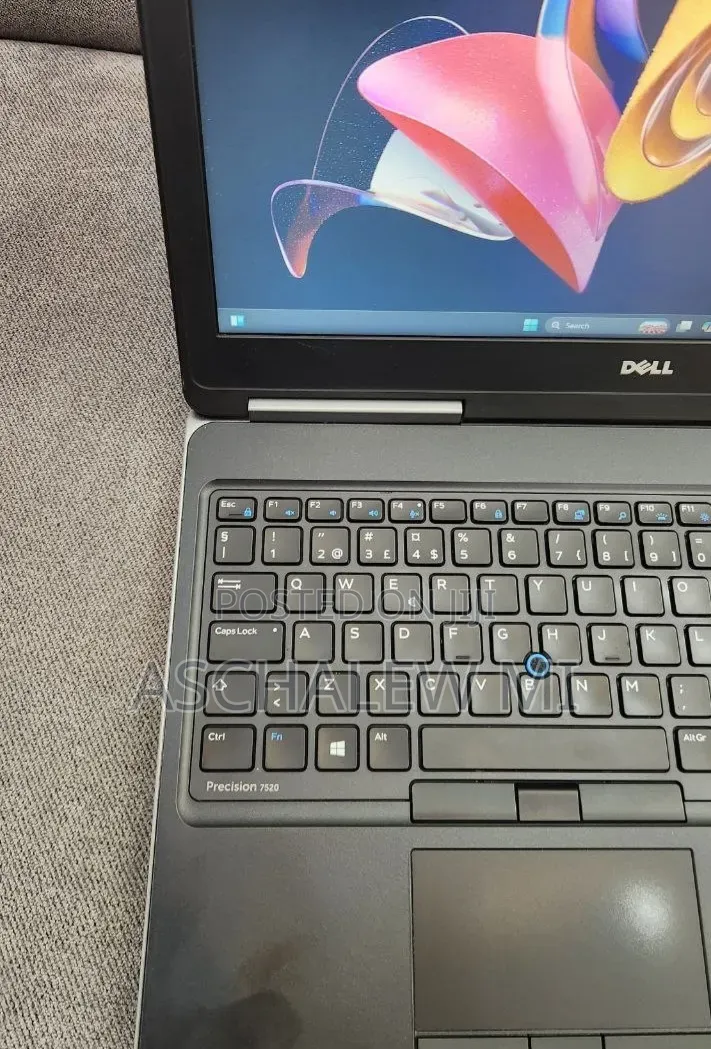 New Laptop Dell Latitude 7520 8GB Intel Core i7 SSD 512GB