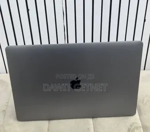 New Laptop Apple MacBook Pro 2019 16GB Intel Core i9 SSD 512GB