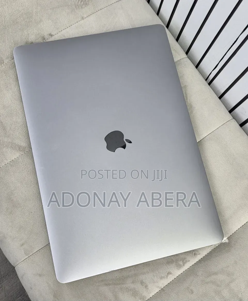 New Laptop Apple MacBook Pro 2019 16GB Intel Core i9 SSD 512GB