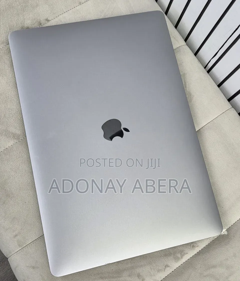 New Laptop Apple MacBook Pro 2019 16GB Intel Core i9 SSD 512GB
