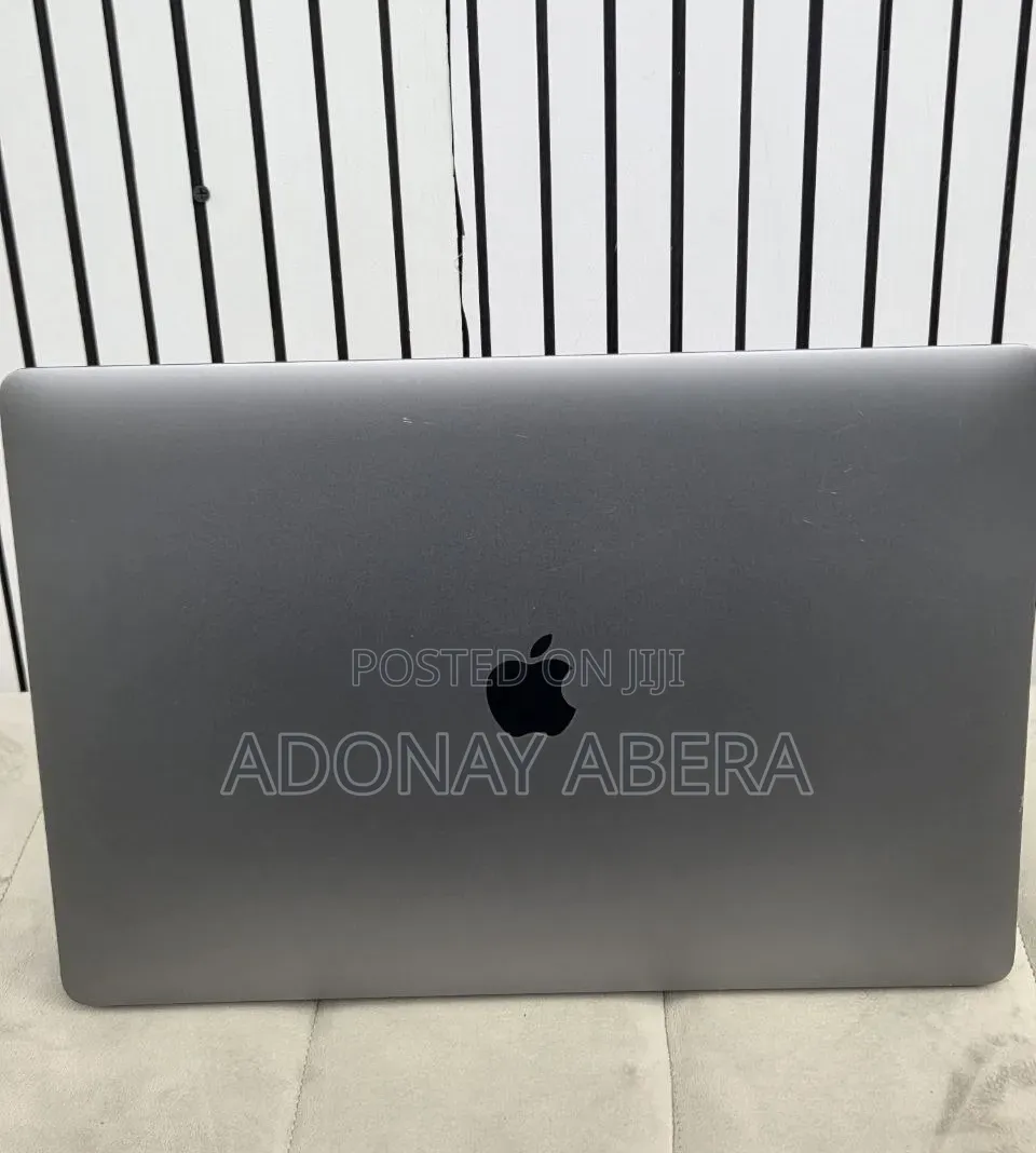 New Laptop Apple MacBook Pro 2019 16GB Intel Core i9 SSD 512GB