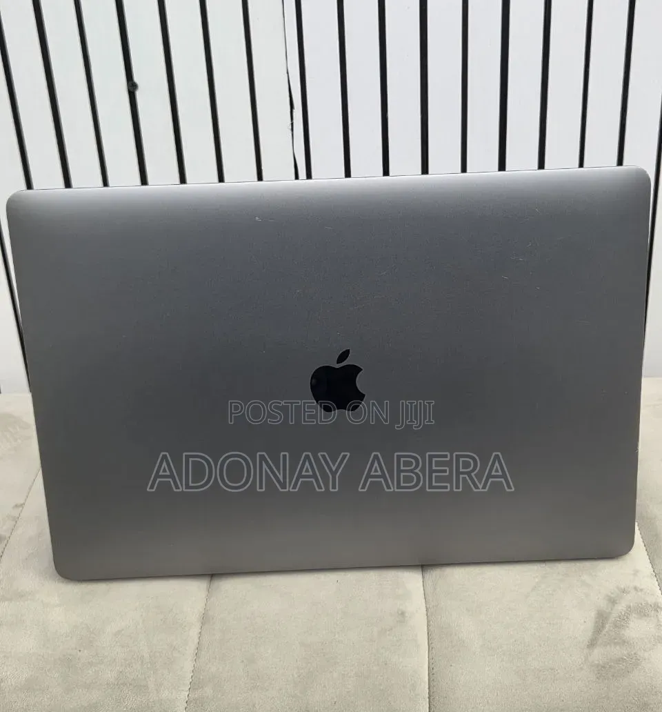 New Laptop Apple MacBook Pro 2019 16GB Intel Core i9 SSD 512GB