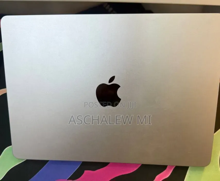 New Laptop Apple MacBook Air 2022 M2 16GB Apple M2 SSD 512GB