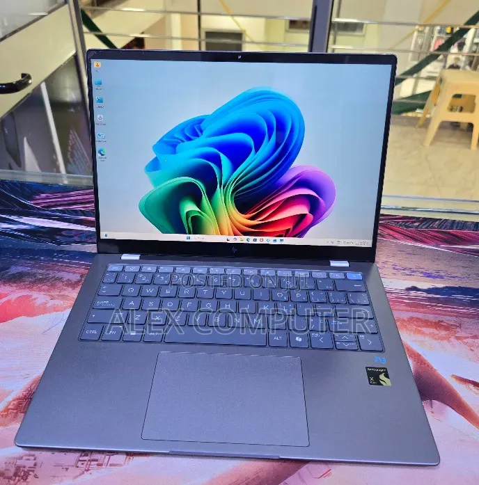 New Laptop HP 16GB Qualcomm Snapdragon X Elite SSD 1T