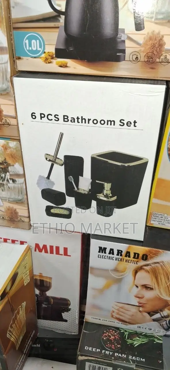 6 ቁራጭ ጥቁርና ወርቃማ ቀለም ያለው የመታጠቢያ ቤት ዕቃዎች