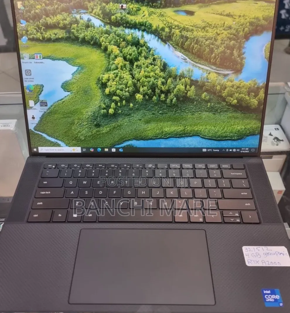 New Laptop Dell Precision 17 7720 16GB Intel Core i7 SSD 512GB