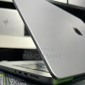 New Laptop Apple MacBook Pro 2023 M3 Pro 18GB Apple M3 Pro SSD 512GB