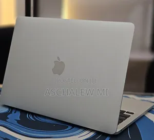 New Laptop Apple MacBook Pro 2022 M2 8GB Apple M2 SSD 256GB