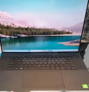 New Laptop Dell Pro 16 16GB Intel Core Ultra 7 SSD 512GB