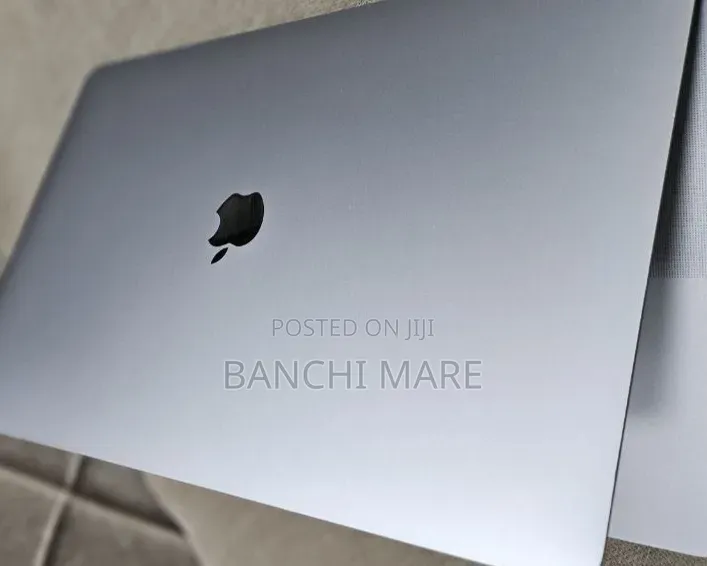 New Laptop Apple MacBook Pro 2019 16GB Intel Core i9 SSD 512GB