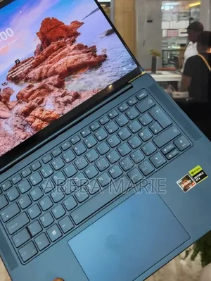 New Laptop Lenovo Yoga Slim 7 32GB AMD Ryzen 7 SSD 1T