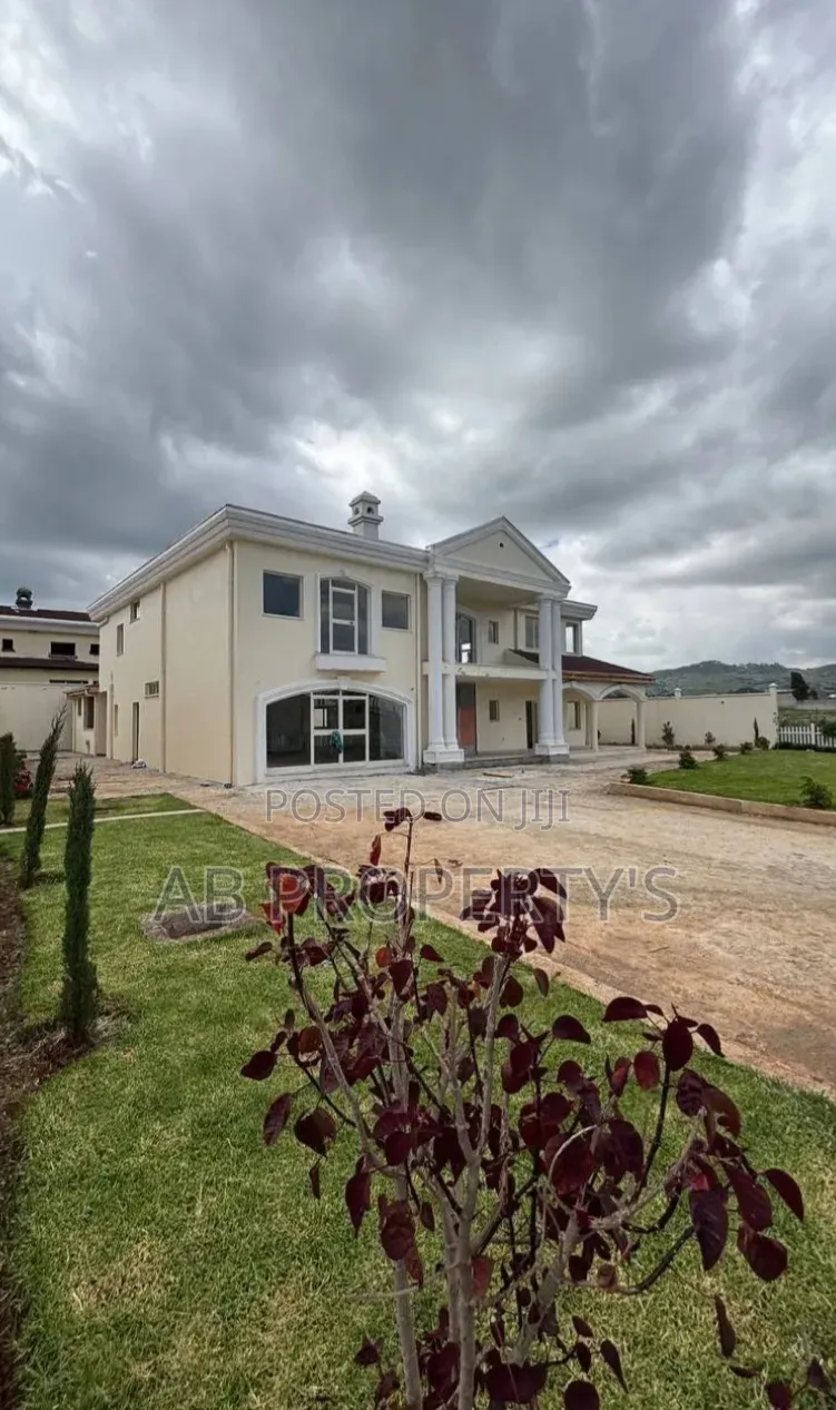 5bdrm Villa in ለገጣፎ Ccd, Yeka for sale