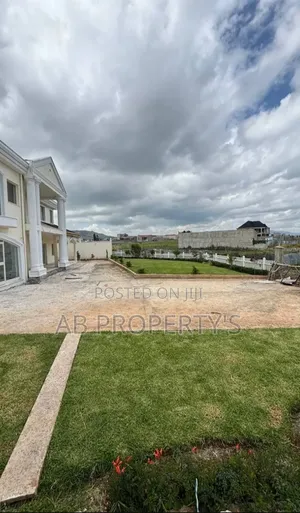 5bdrm Villa in ለገጣፎ Ccd, Yeka for sale