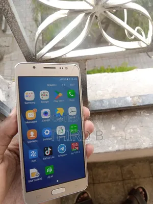 Samsung Galaxy J5 16 GB Gold