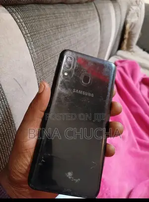 Samsung Galaxy A20 32 GB Black