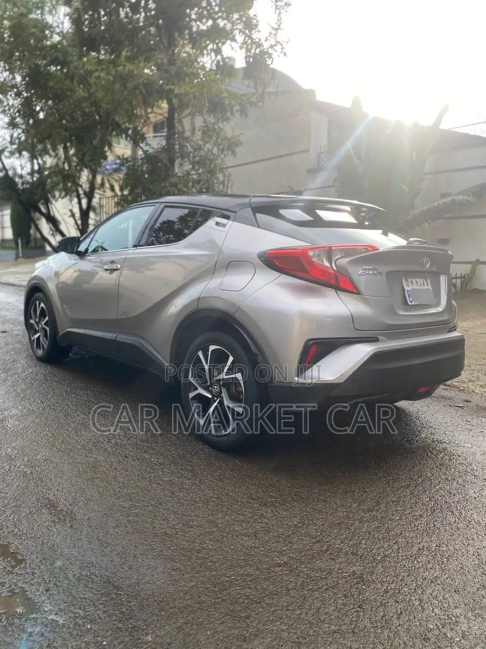 Toyota C-HR XLE Prermium FWD (2.0L 4cyl 2AM) 2018 Silver
