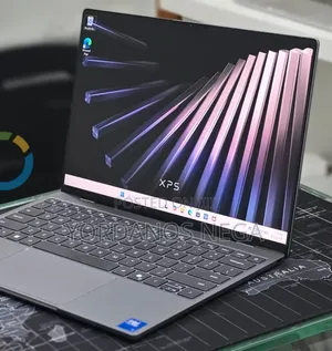 New Laptop Dell XPS 13 8GB Intel Core 5 SSD 512GB