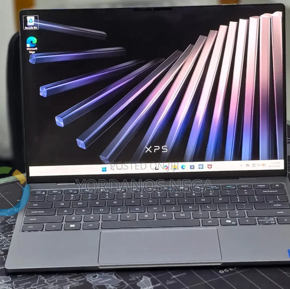 New Laptop Dell XPS 13 8GB Intel Core 5 SSD 512GB