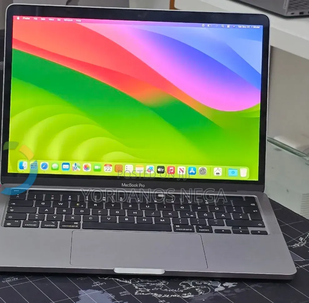 New Laptop Apple MacBook Pro 2020 M1 8GB Apple M1 SSD 256GB