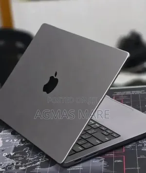 New Laptop Apple MacBook Pro 2024 M4 24GB Apple M4 SSD 1T